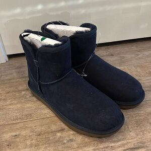 New Kirkland Signature Ladies' Shearling Scalloped Boot Size 10